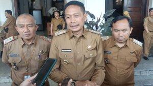Wali-Kota-Malang-Wahyu-Hidayat-Ali-Muthohirin-dan-SekDA-Erik-Setyo-Santoso.jpg