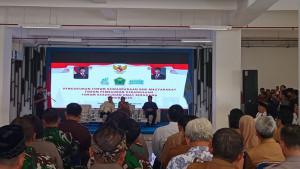 Wali-Kota-Malang-Wahyu-Hidayat-Kukuhkan-FKDM-FKUB-dan-FPK-Masa-Bakti-2025-2030.jpg