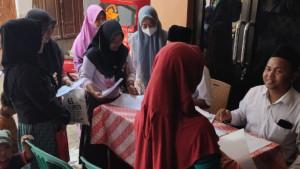 Warga-mengantre-mengurus-adminduk-di-Desa-Ganjaran-Kecamatan-Gondanglegi-Kabupaten-Malang.jpg