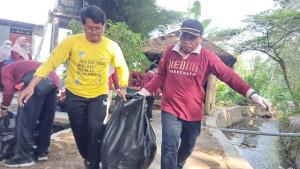 bersih-sumber-kembangan-Paron-Kediri.jpg