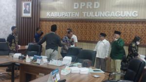 dialog-para-guru-P1-Tulungagung-dengan-Komisi-A-DPRD-Tulungagung-PPPK.jpg