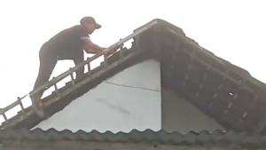 efek-puting-beliung-lamongan.jpg
