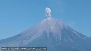 erupsi-gunung-Semeru-08102025.jpg