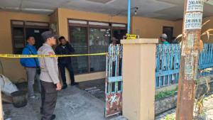 evakuasi-warga-Perumahan-Putih-Permai-Desa-Putih-Kabupaten-Kediri-yang-meninggal-dunia.jpg