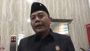 i-made-rian-diana-kartika-berpendapat-para-wajib-pajak-daerah.jpg