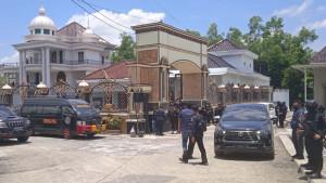 istana-bangkalan-disita-polda.jpg