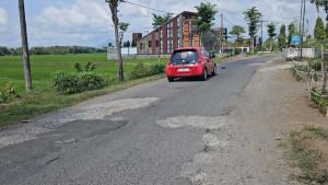 jalan-rusak-di-trenggalek.jpg