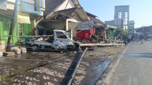 kecelakaan-maut-di-jalur-Malang-Pasuruan-tepatnya-di-Jalan-Raya-Purwosari-Kabupaten-Pasuruan.jpg