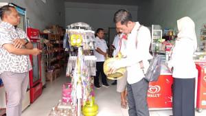 mengecek-stok-dan-harga-LPG-3-Kg-di-sejumlah-pangkalan-di-Kota-Blitar-Rabu-19112025.jpg
