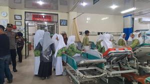 pelajar-MTs-Al-Khalifah-Kepanjen-Kabupaten-Malang-RSUD-Kanjuruhan-keracunan-MBG.jpg