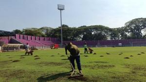 pengecatan-Stadion-Brawijaya-Kota-Kediri-sudah-mencapai-98-persen-Kamis-3172025.jpg