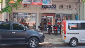 perampokan-almart-Tuban.jpg