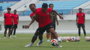 persela-lamongan-latihan.jpg