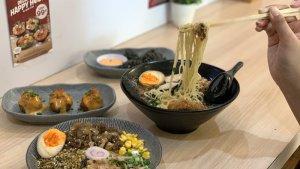 ramen-halal-surabaya-malang-harga-Rp-35-ribu-narutomaki-katsuobushi.jpg