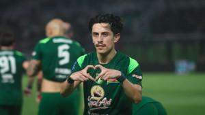 selebrasi-rivera-persebaya-3.jpg