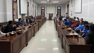sopir-angkutan-kota-berdialog-dengan-Komisi-C-DPRD-Kota-Malang-penolakan-Trans-Jatim.jpg