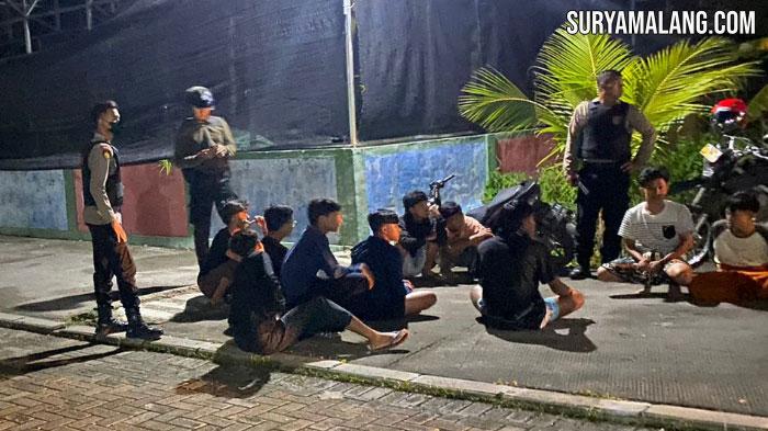 10-pelajar-yang-terlibat-tawuran-perang-sarung-diamankan-Polres-Sampang.jpg