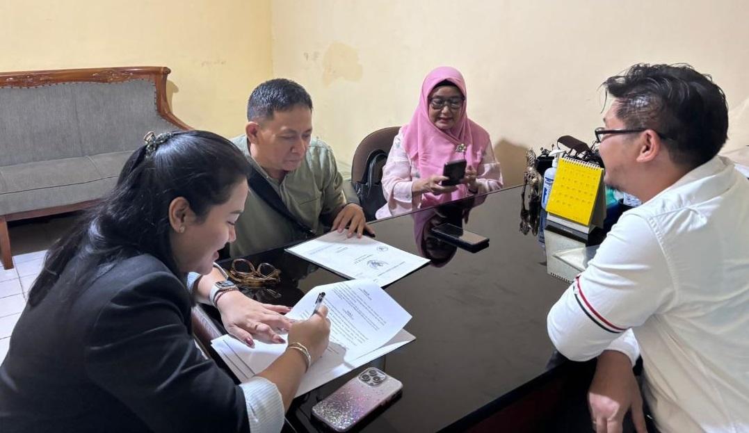 Aktivitas-jual-beli-rumah-aset-kredit-macet-disaksikan-terduga-pelaku-bernama-Desi.jpg