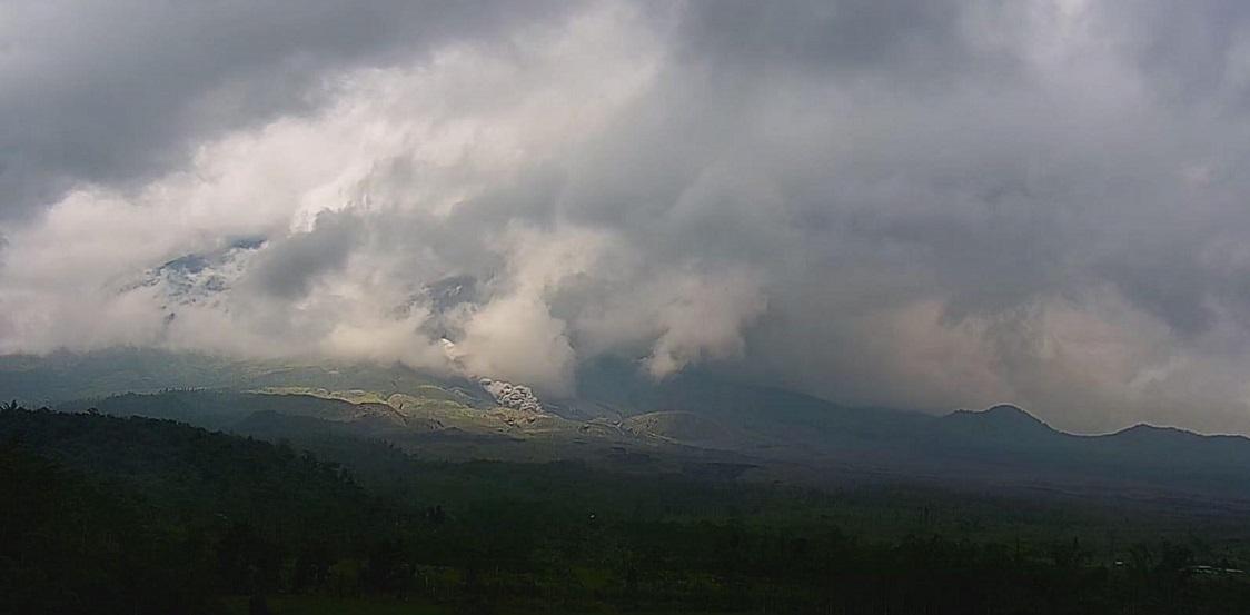 Aktivitas-vulkanik-Gunung-Semeru-menunjukkan-peningkatan-pada-Rabu-1412025.jpg