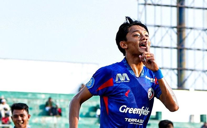 Arema-FC-Achmad-Maulana-Syarif-Madura-United-di-Stadion-Gelora-Bangkalan.jpg