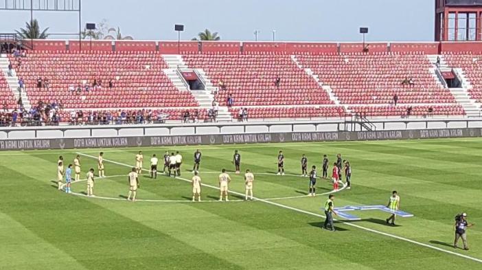 Arema-FC-dan-PSS-Sleman-di-Stadion-Kapten-I-Wayan-Dipta-Bali-Sabtu-3092023.jpg