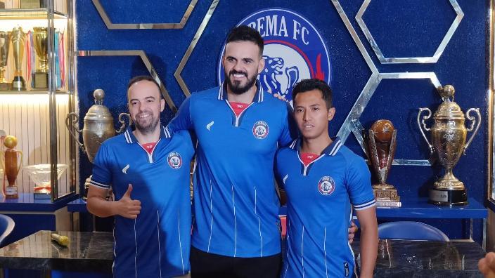 Arema-FC-memperkenalkan-tiga-punggawa-baru-Lucas-Frigeri-Thiago-dan-Shulton-Fajar.jpg