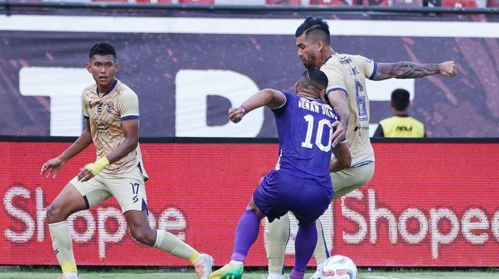 Arema-FC-vs-Persik-Kediri-pekan-ke-20-Liga-1-2023-di-Stadion-Kapten-I-Wayan-Dipta-Bali.jpg
