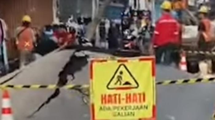 Kronologi Sebenarnya Viral Aspal Jalan Pasar Kembang Surabaya Terangkat, Memang Disuntik Lumpur