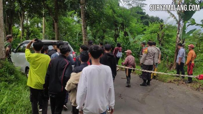 Avanza Angkut 2 Turis China Terperosok di Jalur Menuju Kawah Ijen