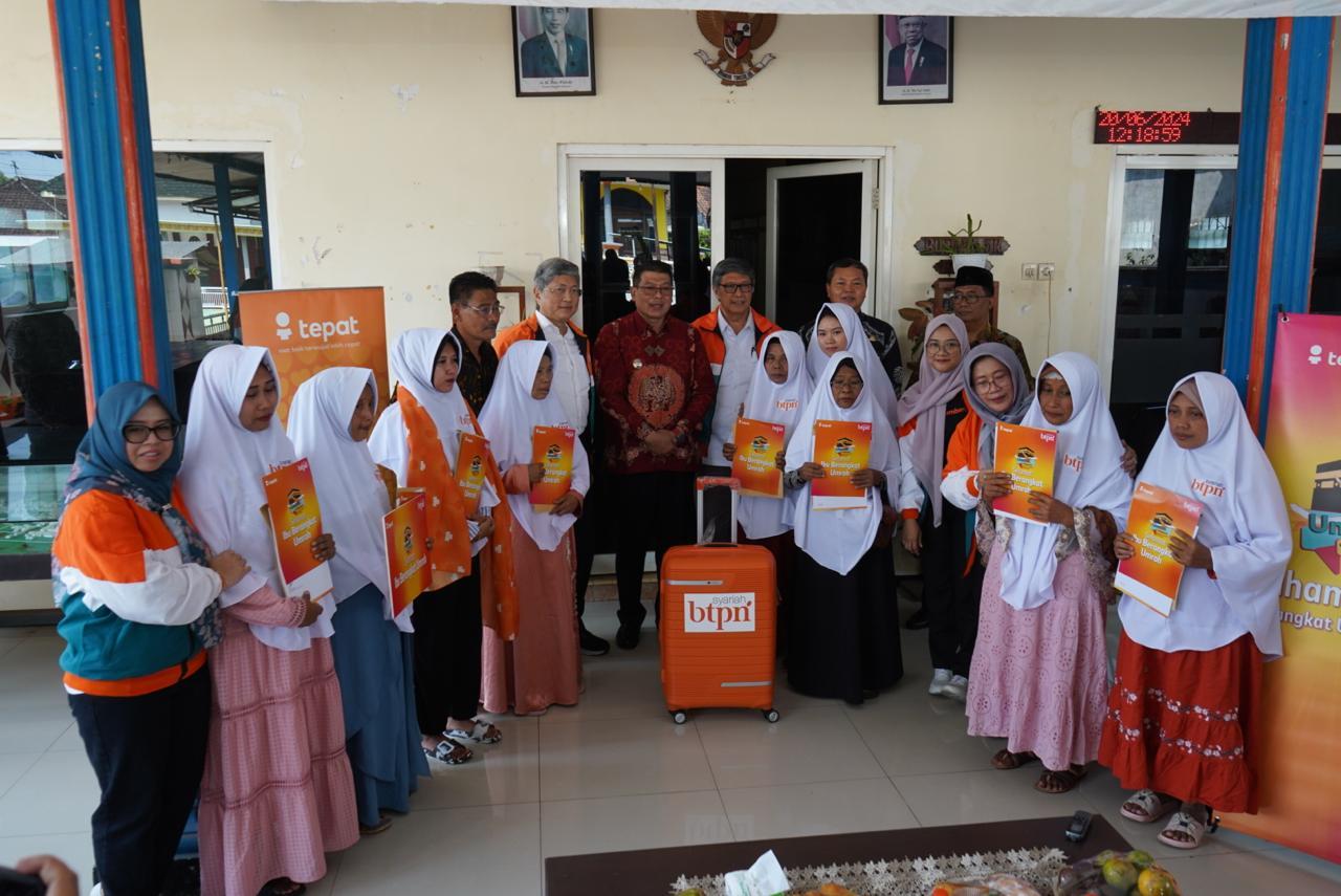 Wakil Bupati Malang Apresiasi Program Umrah Satu Pesawat BTPN Syariah