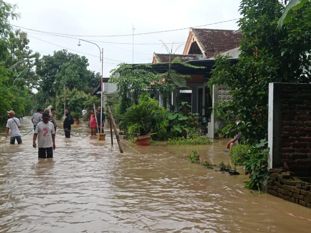 Banjir-melanda-Ponorogo-Senin-16122024-pagi.jpg