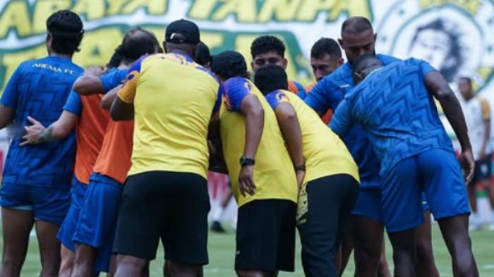 Berita-Arema-FC-Hari-Ini-Populer-Pincang-Lawan-Madura-United-Marcos-Santos-dan-Dalberto-Jadi-Ujian.jpg