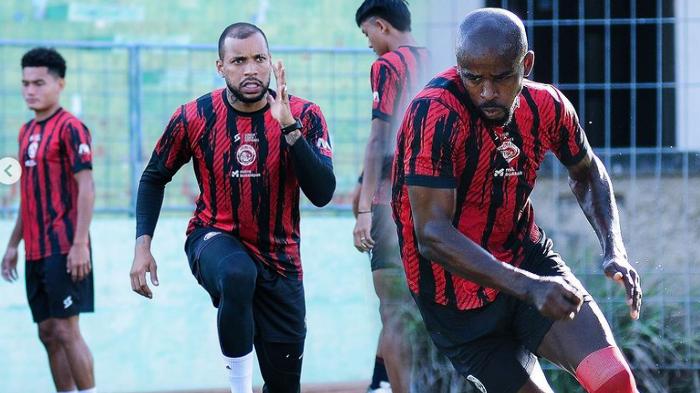 Berita Arema Hari Ini Populer: Cara Ampuh Mengahkan PSM Makassar, Greg Nwokolo Optimis Amunisi Cukup