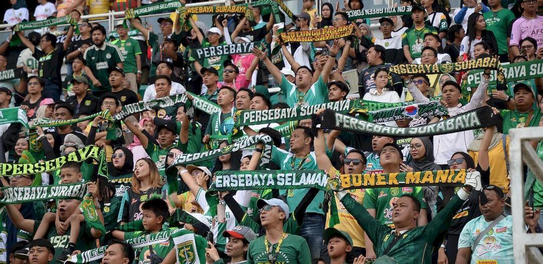 Bonek-dan-Bonita-saat-mendukung-Persebaya-Surabaya-pada-pertandingan-vs-Persik-Kediri.jpg