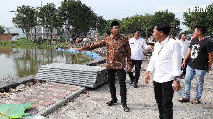 Miniatur Pulau Nusantara dan Play Ground di Taman Ilyushin Juanda, Sidoarjo