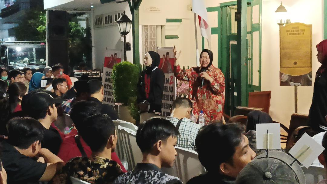 Bertemu Anak Muda di Surabaya, Bu Risma Janjikan Zonasi Fleksibel SMA dan Beasiswa Guru Swasta