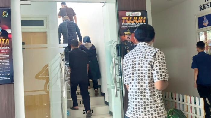 Cari Dalang Dugaan Jual Beli Kios Pasar Among Tani, Kejari Batu Periksa 10 ASN dan Pedagang