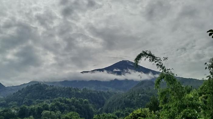 Cuaca-Malang-Kota-Batu-Hari-Ini-Jumat-8-Mei-2026-Cerah-Merata-Waspada-Udara-Kabur-di-Bumiaji.jpg