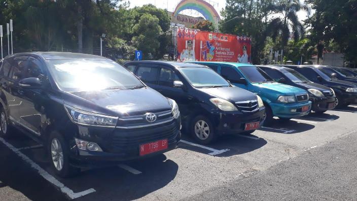 Deretan-mobil-dinas-mobdin-Pemerintah-Kabupaten-Malang.jpg