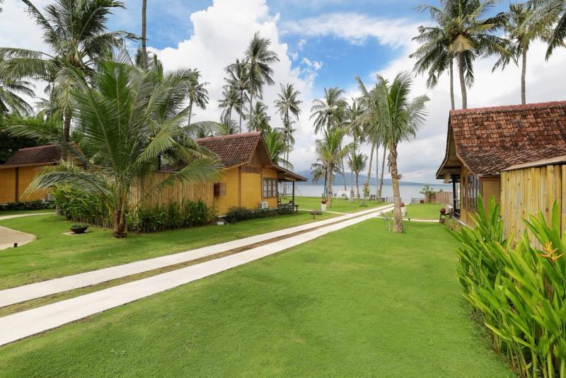 Destinasi-wisata-pantai-di-Kabupaten-Banyuwangi-Disbudpar.jpg