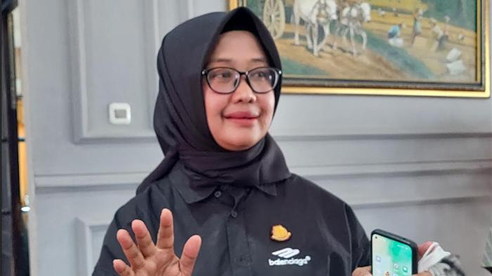 Detik-Detik-Kajari-Sampang-Madura-Fadhilah-Helmi-Dibawa-Satgas-Kejagung-Tangani-2-Kasus-Besar.jpg