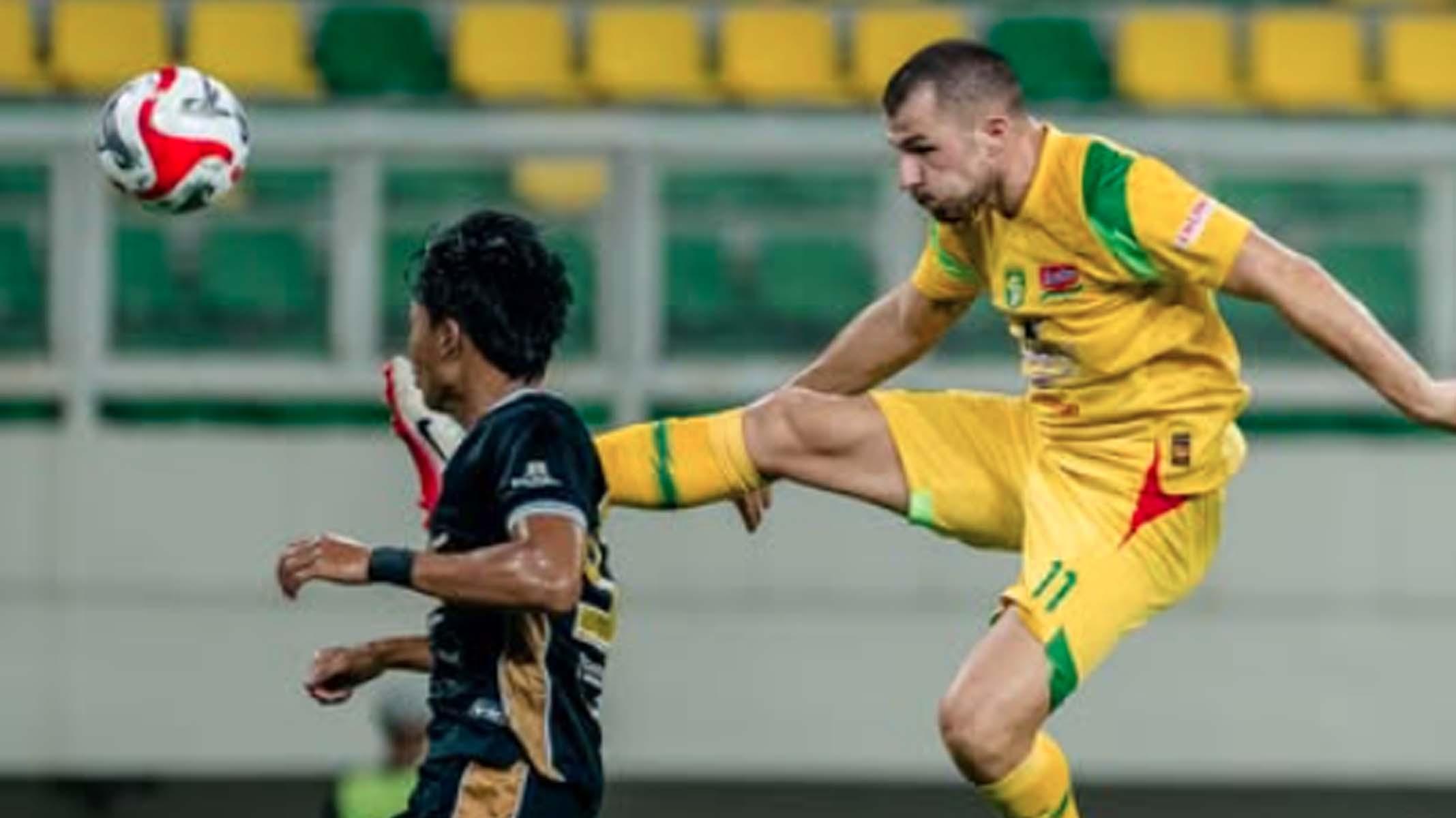 Persebaya Tahan Imbang Dewa United 1-1, Pelatih Persebaya Puji Setinggi Langit Pemainnya