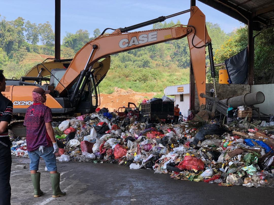 Daur Ulang Sampah, Dinas Lingkungan Hidup Kota Batu Akan 'Sulap' Sampah Plastik Jadi Paving Block