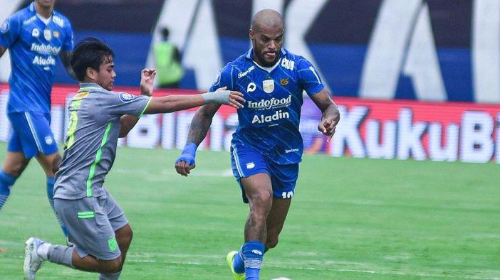 Duel-Andre-Oktaviansyah-dan-David-da-Silva-dalam-laga-Persib-Bandung-vs-Persebaya-Surabaya.jpg