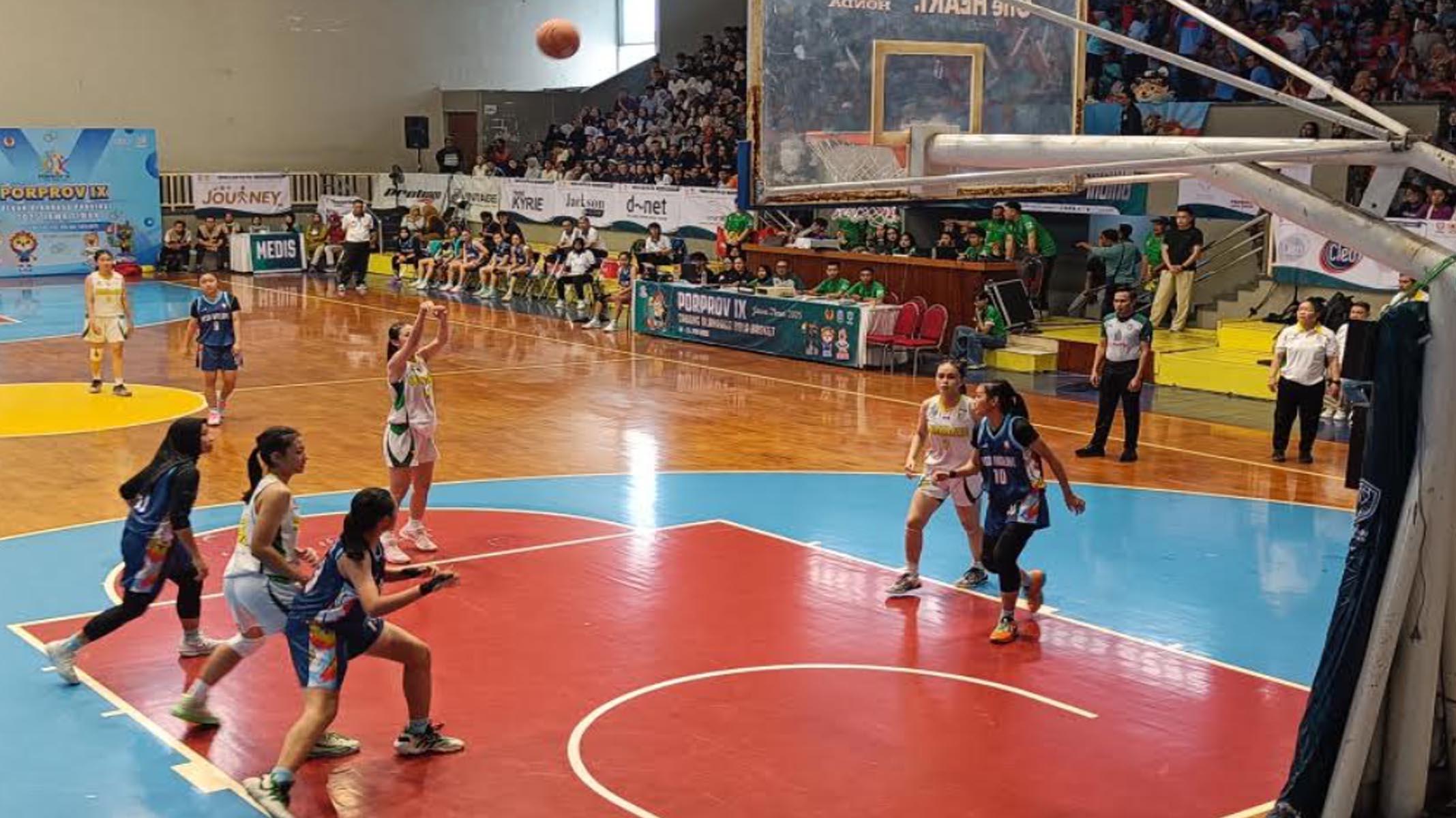 Final Dramatis Bola Basket Putri Porprov Jatim 2025, Surabaya Emas, Kota Malang Medali Perak