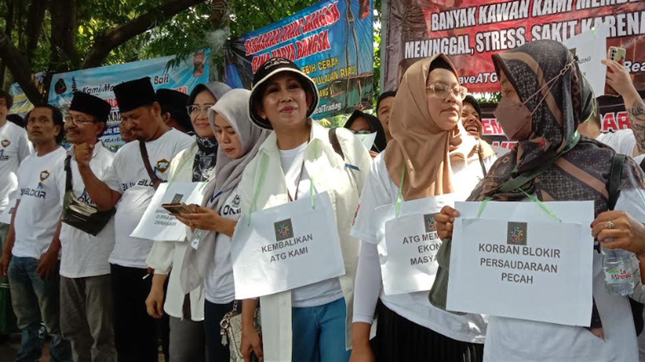 Pendukung Wahyu Kenzo Demo di Depan PN Kota Malang