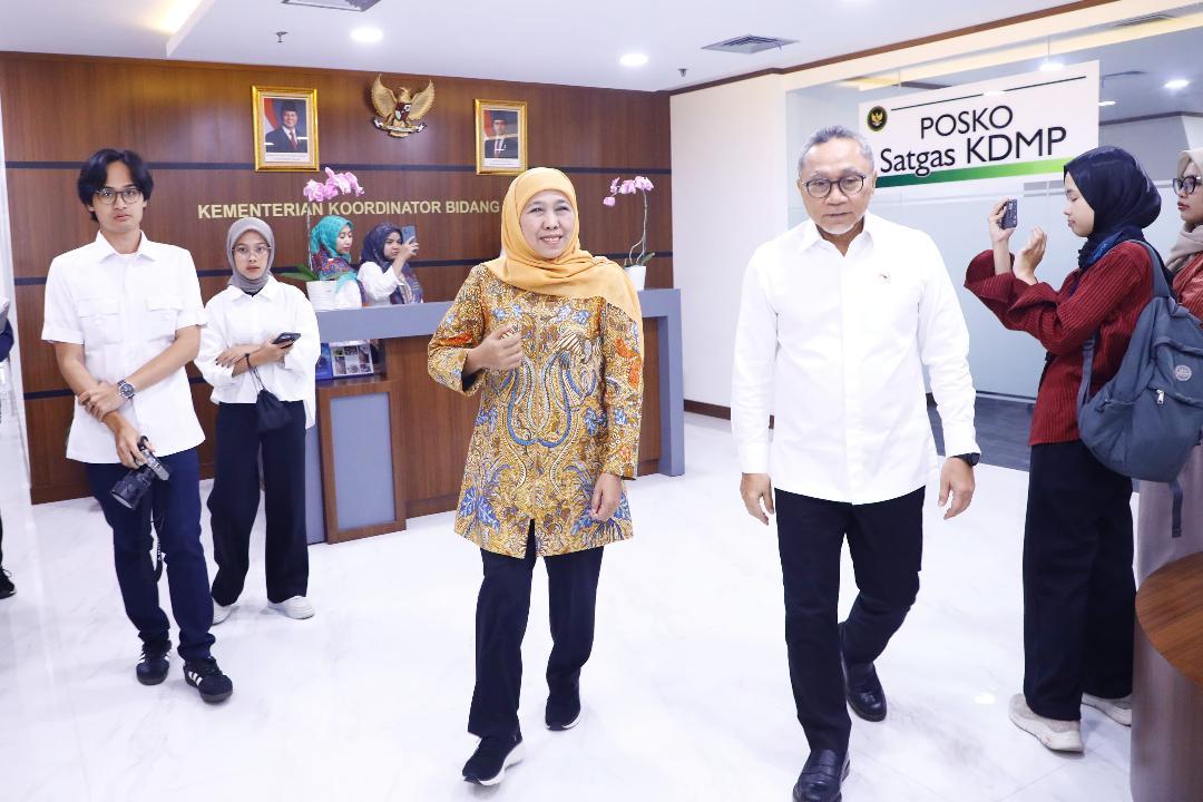 Gubernur-Jawa-Timur-Khofifah-Indar-Parawansa-bertemu-Menteri-Koordinator-Pangan-Zulkifli-Hasan.jpg