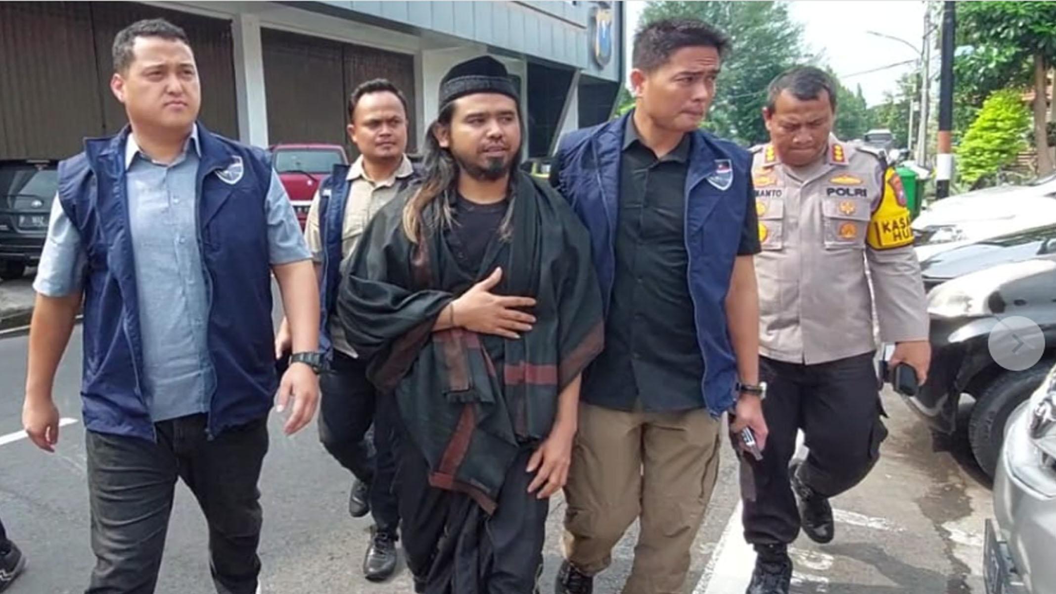 Update Gus Samsudin Diperiksa Polda Jatim Soal Video Viral Tukar Pasangan, Perekam Video Diamankan