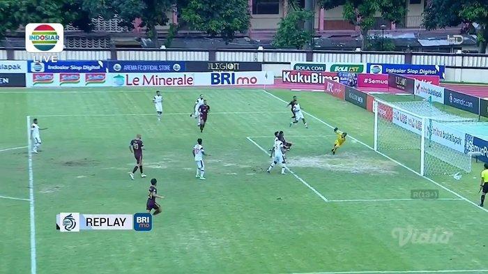 Hasil Skor Akhir Arema FC Vs PSM Makassar Adalah 0-1, Penen Kartu Merah dari Kedua Kubu