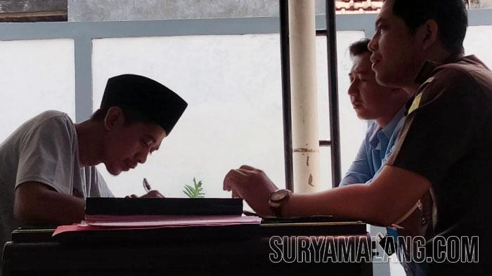 Irfan-Yulianto-Putro-25-dan-Supaino-Sanjaya-46-tersangka-pembunuh-pelacur-online-di-Mojokerto.jpg